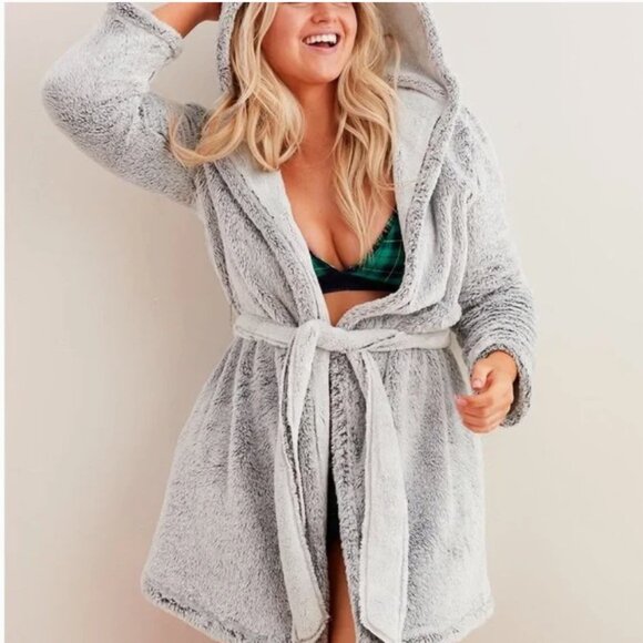 AERIE Ultra Plush Gray Robe (L/XL) NWT $59.95 MSRP - Picture 2 of 2
